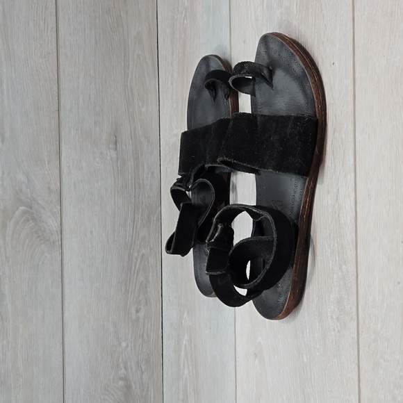 Free People Women Gladiator Suede Loop Toe Sandals Flats shoes sz 39/8.5-9 - Picture 2 of 14